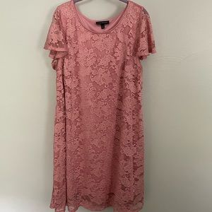 Pink lace dress with pockets